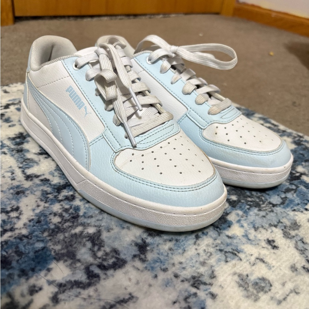 Puma Youth size 5.5, White and Light Blue Sneakers